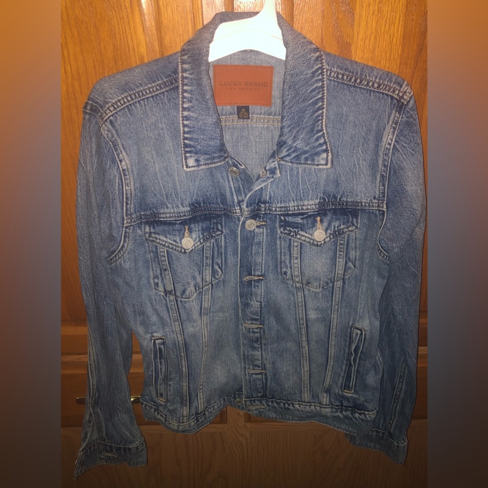 Denim jean jacket by Lucky Brand, women’s M, like new, the perfect accessory!